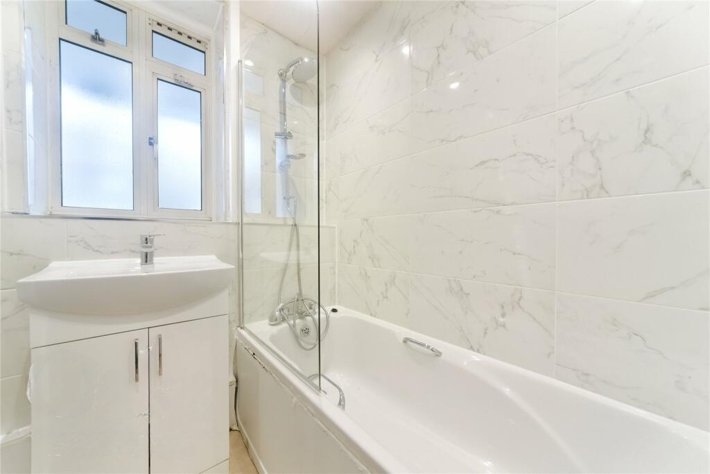 Additional image 6 of 4 Bed Flat, Ravenet Court, SW11, N1 7GU