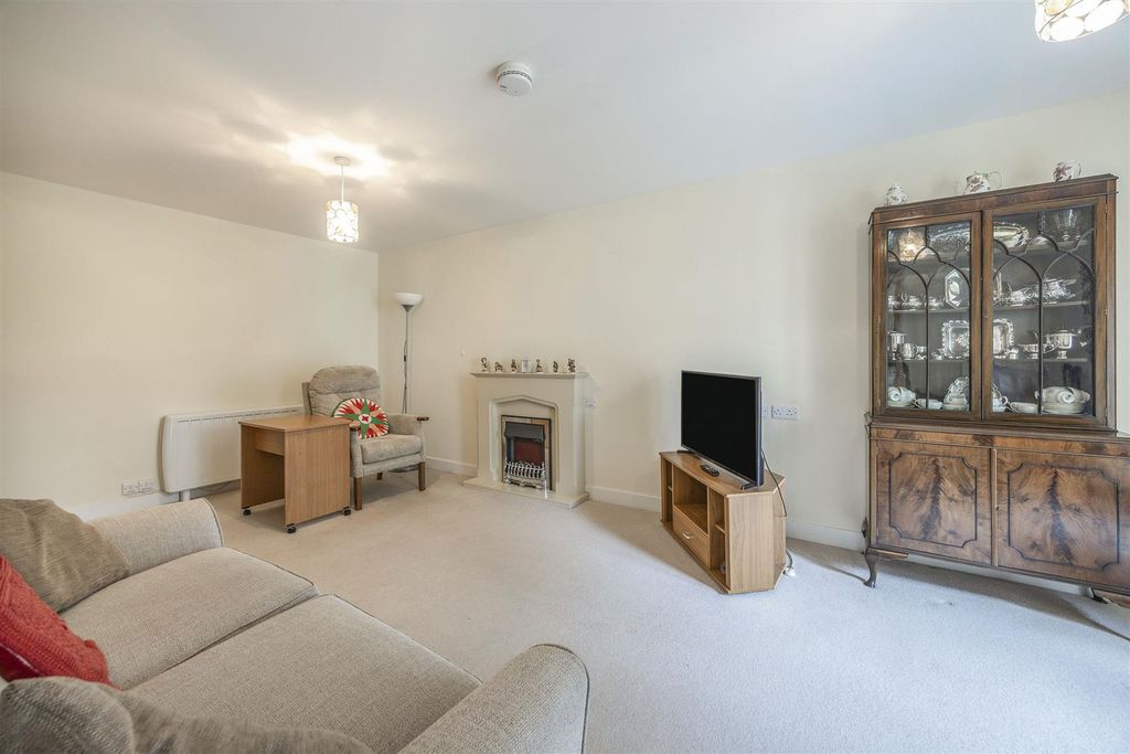 Additional image 4 of 1 bed flat for sale28 The Sycamores, Muirs, Kinross KY13