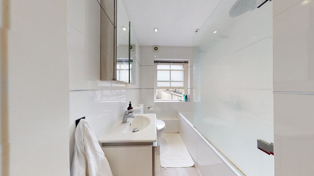 Additional image 3 of 2 Bed Flat, Montagu Row, W1U, N1 7GU