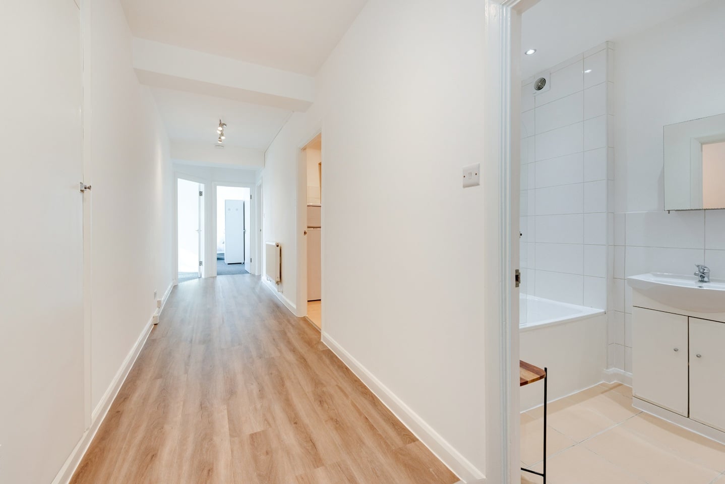 Additional image 11 of 2 Bed Flat, Warren Court, NW1, N1 7GU