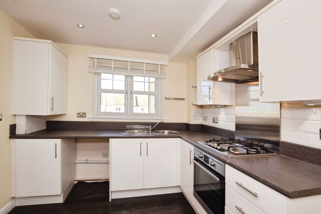 2 bed flat for saleWhitehouse Gardens, Gorebridge EH23 photo 4