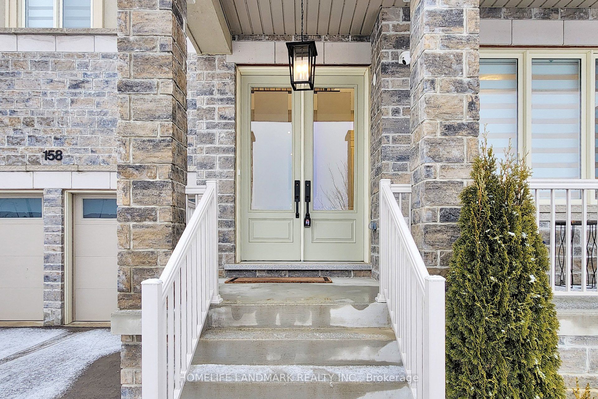 Additional image 3 of 158 Walter English Drive, East Gwillimbury, ON, L9N 0Y8
