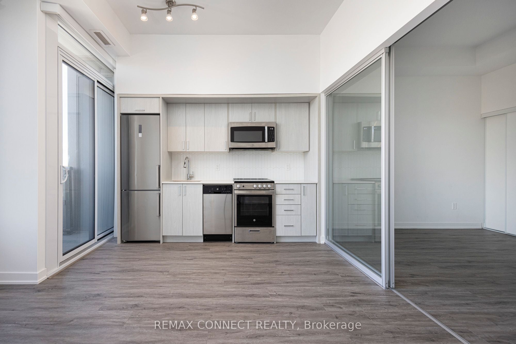 Additional image 4 of 708-1 Cardiff Road, Toronto, ON, M4P 0G2