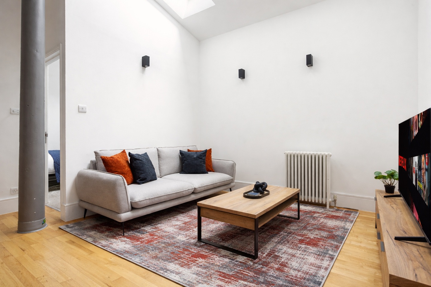 1 Bed Flat, Albion Buildings, N1, N1 7GU