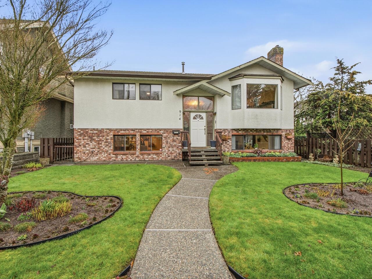 914 London Street, New Westminster, BC, V3M 3B6