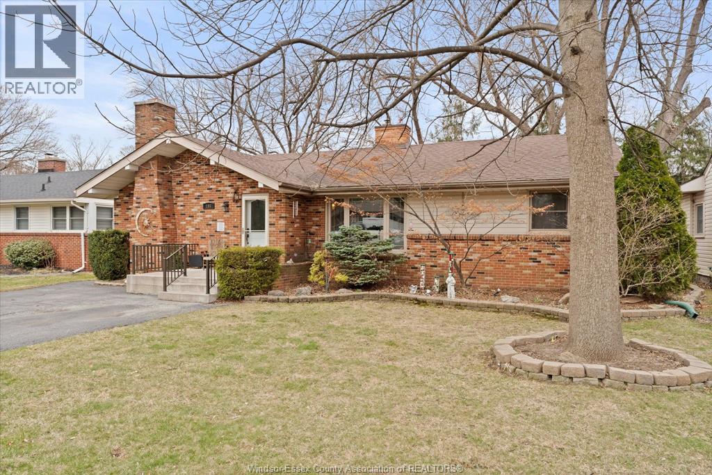 196 Arlington , Tecumseh, ON, N8N2J7