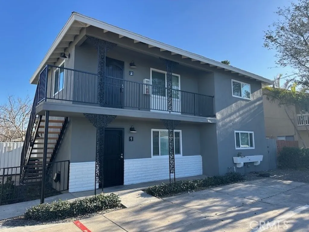 2666 Orange Avenue Unit 2, Costa Mesa, CA 92627