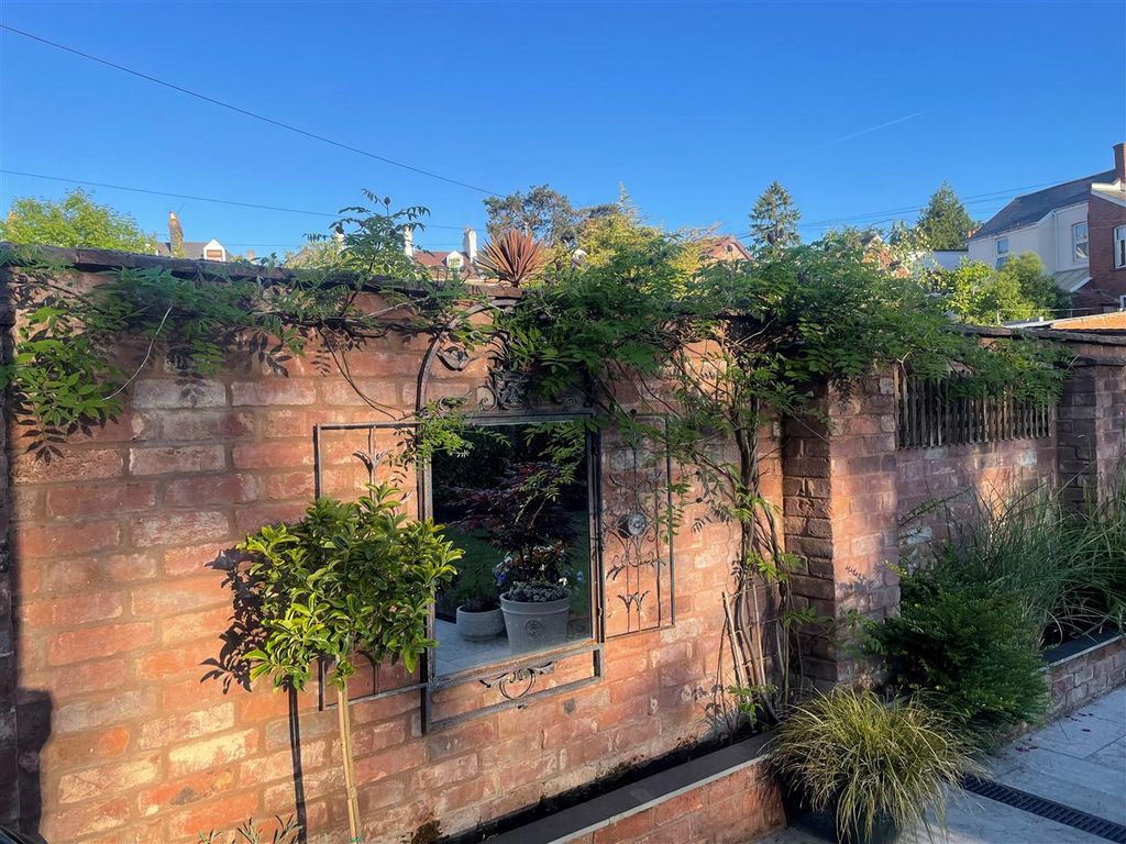 Additional image 19 of 5 bed flat for salePowderham Crescent, Exeter EX4