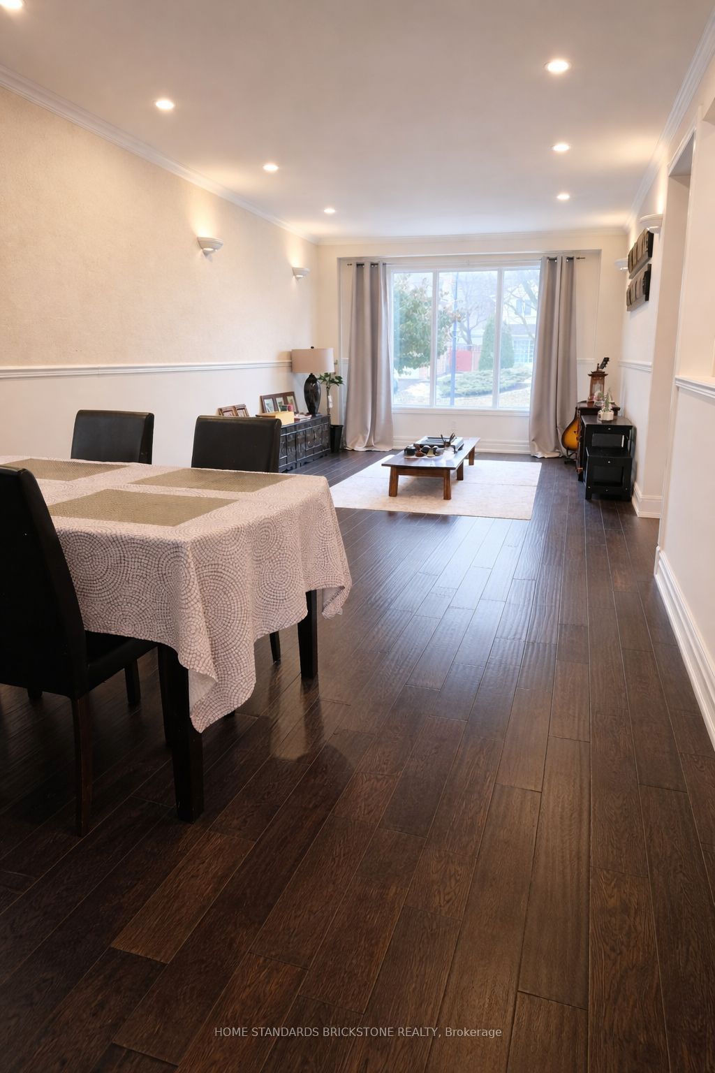 122 Lowe Boulevard, Newmarket, ON, L3Y 5T2