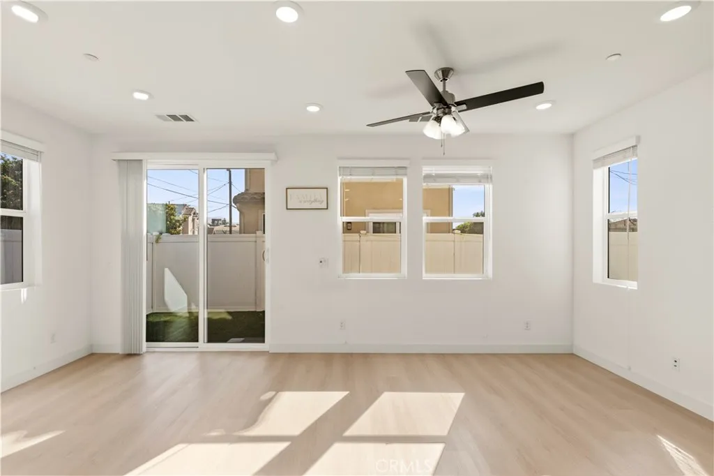 Additional image 37 of 1544 W Plaza Del Amo, Torrance, CA 90501