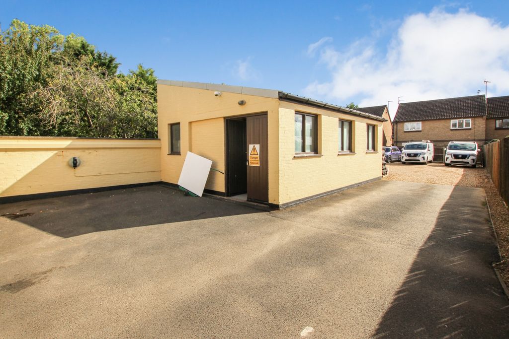 Additional image 3 of 2 bed office for saleOundle Road, Peterborough PE2