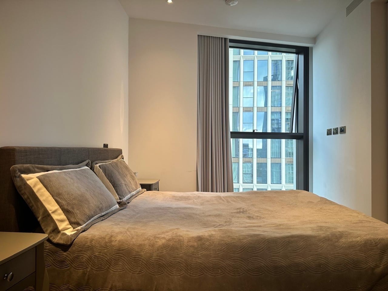 Additional image 4 of 3 Bed Flat, Carnation Way, SW8, SW8 5GZ