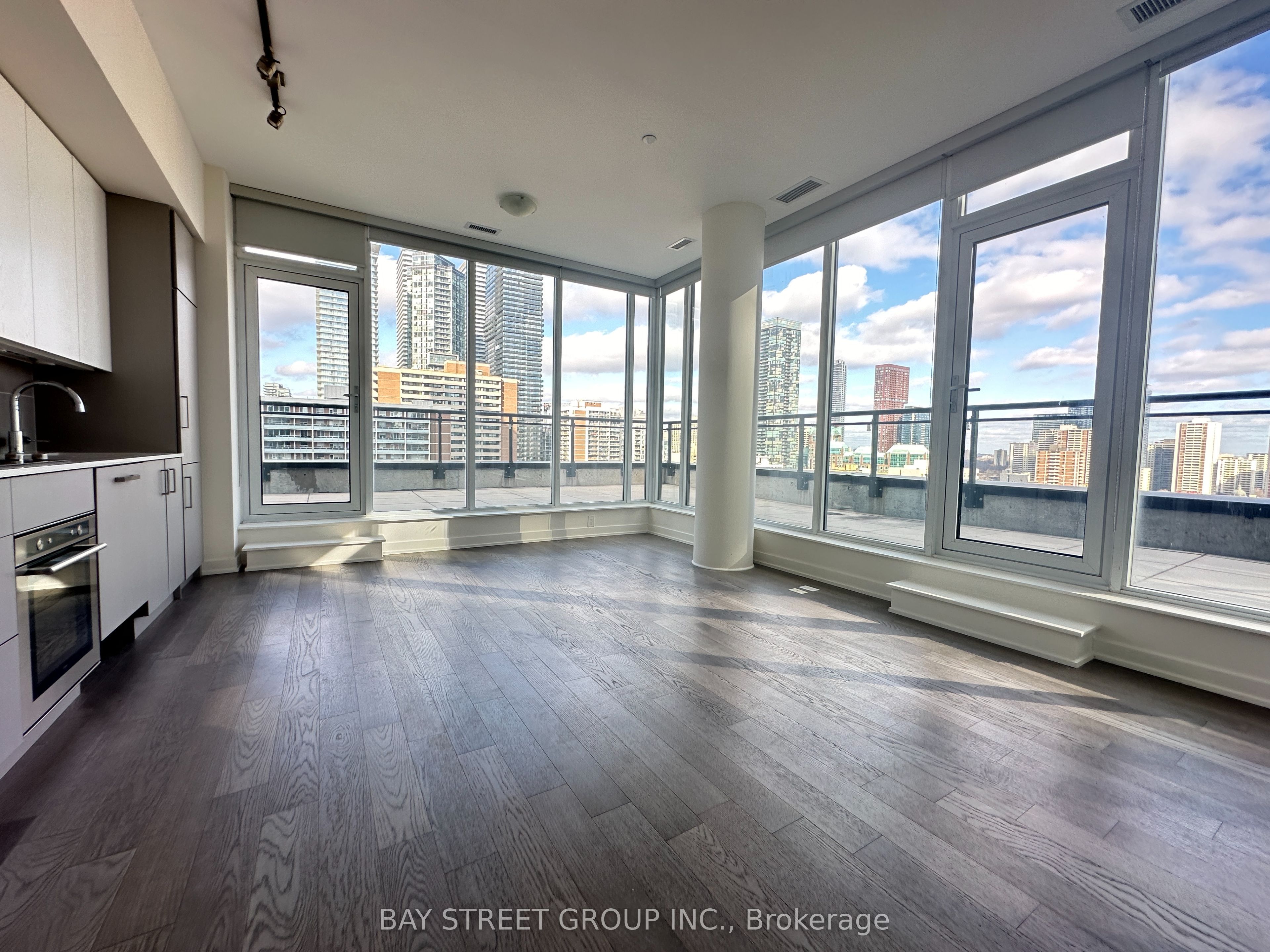 Additional image 3 of 1703-17 Dundonald Street, Toronto, ON, M4Y 0E4