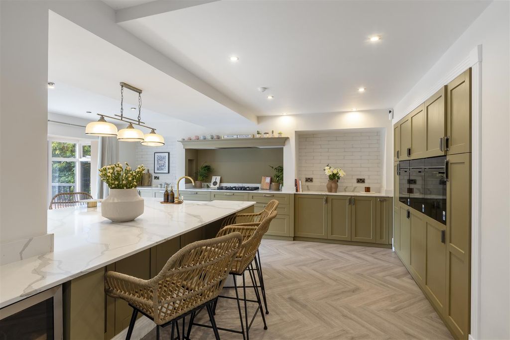 Additional image 16 of 7 bed property for saleLovelace Avenue, Solihull B91