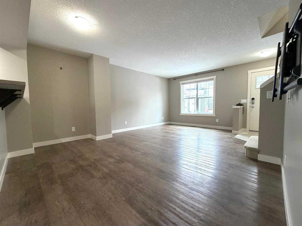Additional image 6 of 947 Mckenzie Towne Manor SE, Calgary, AB, T2Z 1E1