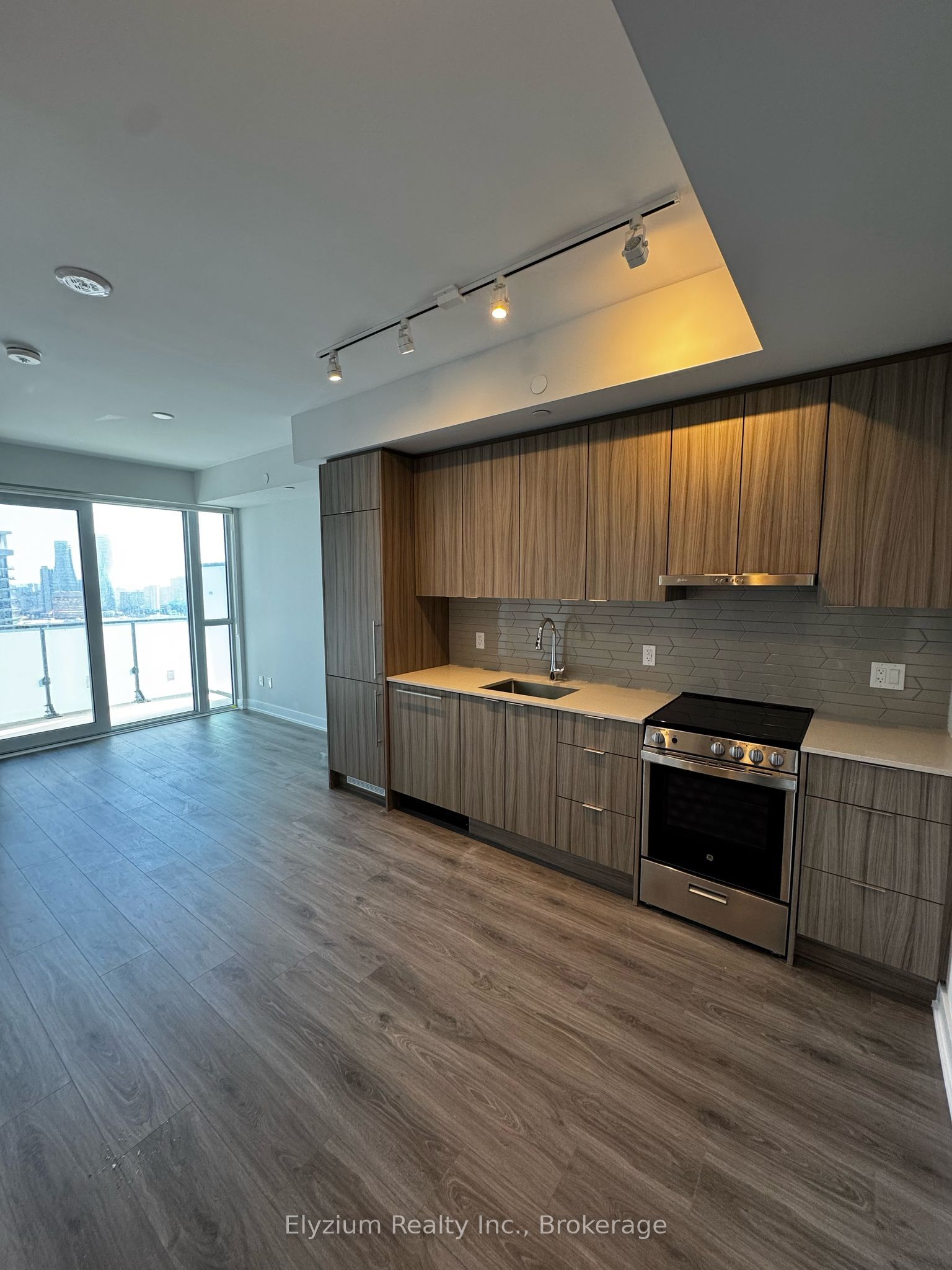 Additional image 2 of 1902-430 Square One Drive, Mississauga, ON, L5B 0L6