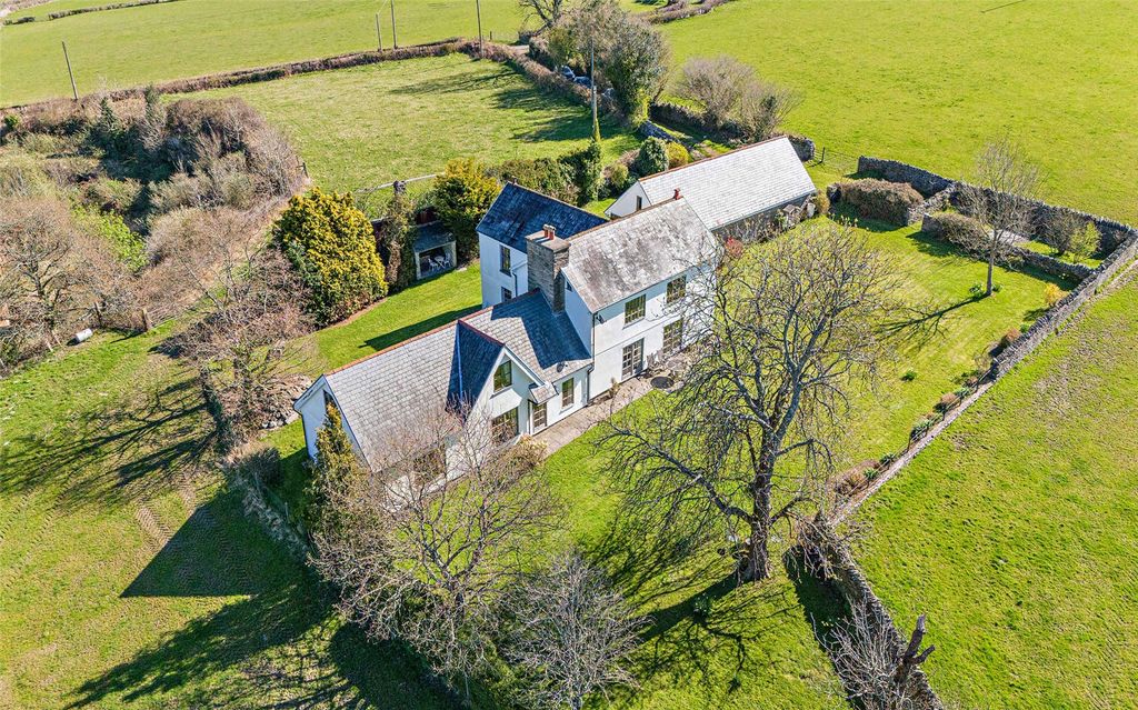4 bed detached house for saleTydu Road, Nelson, Treharris, Caerphilly CF46