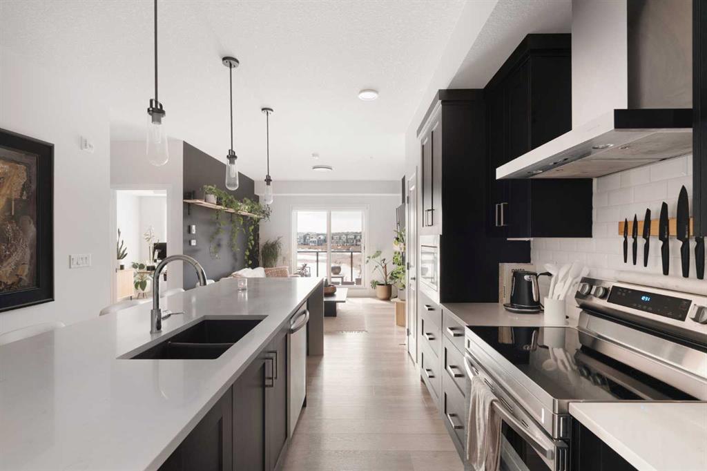 Additional image 3 of 1106-42 Cranbrook Gardens SE, Calgary, AB, T3M 3P9