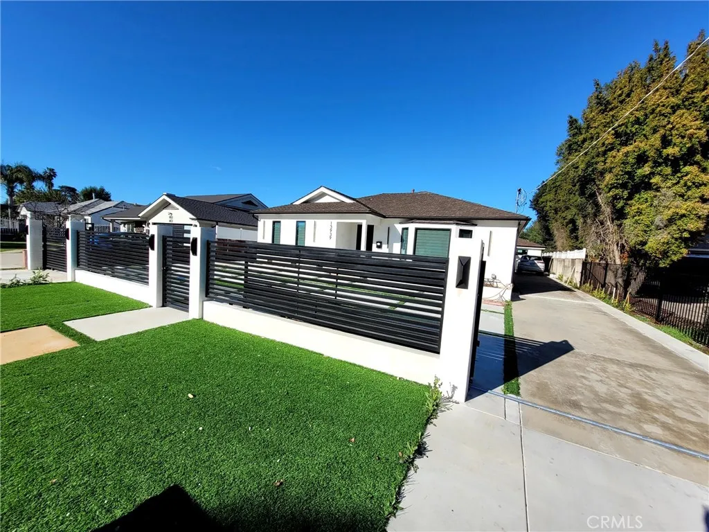 Additional image 32 of 13939 Sylvan St, Van Nuys, CA 91401