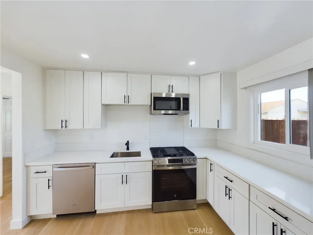 Additional image 5 of 3284 Luna Avenue, San Diego, CA 92117