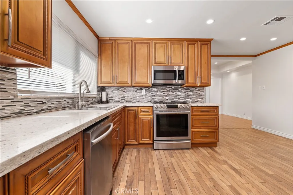 Additional image 63 of 766 N Alexandria Ave, Los Angeles, CA 90029