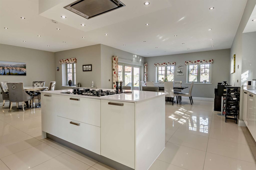 Additional image 6 of 5 bed detached house for saleVawser Crescent, Peterborough PE3