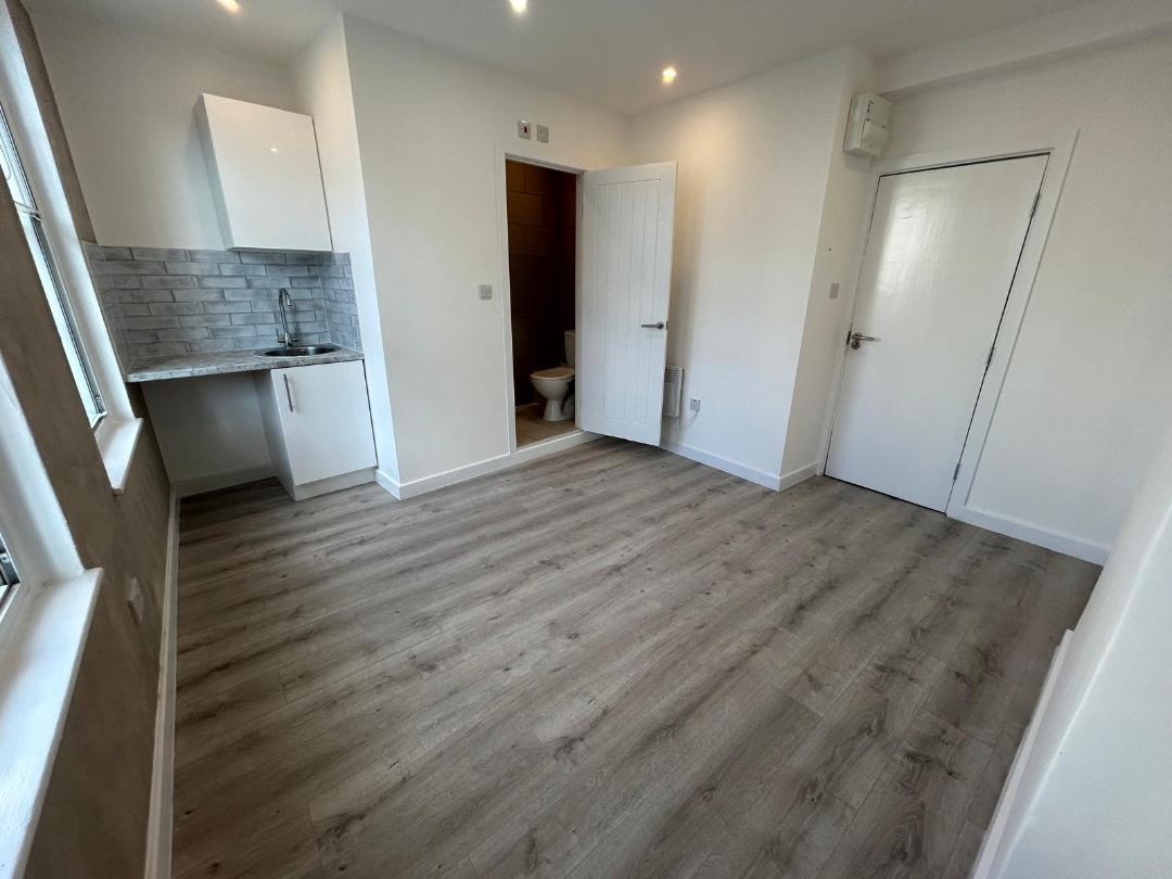 Additional image 9 of Studio Flat, London, SW1V, N1 7GU