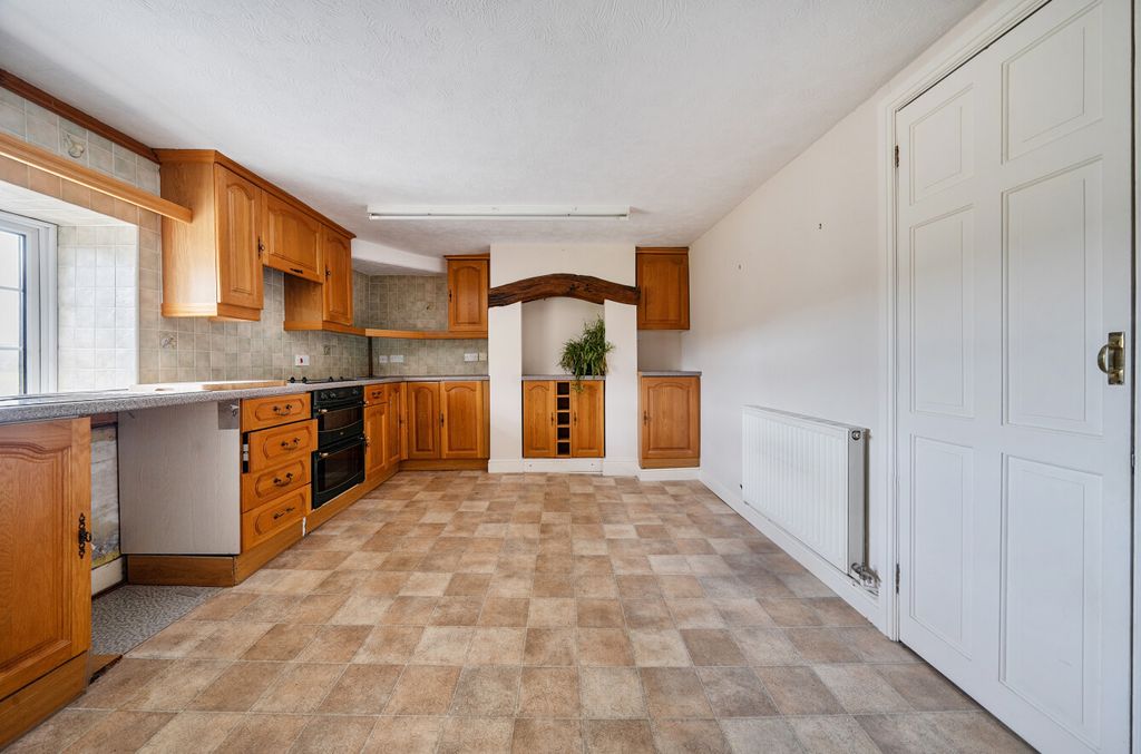 Additional image 4 of 2 bed flat for saleLlanidloes Road, Newtown, Powys SY16