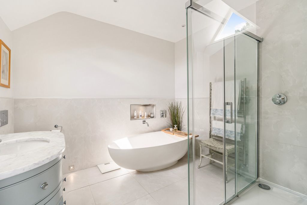 Additional image 16 of 5 bed detached house for saleRemenham Hill Henley-On-Thames, Oxfordshire RG9