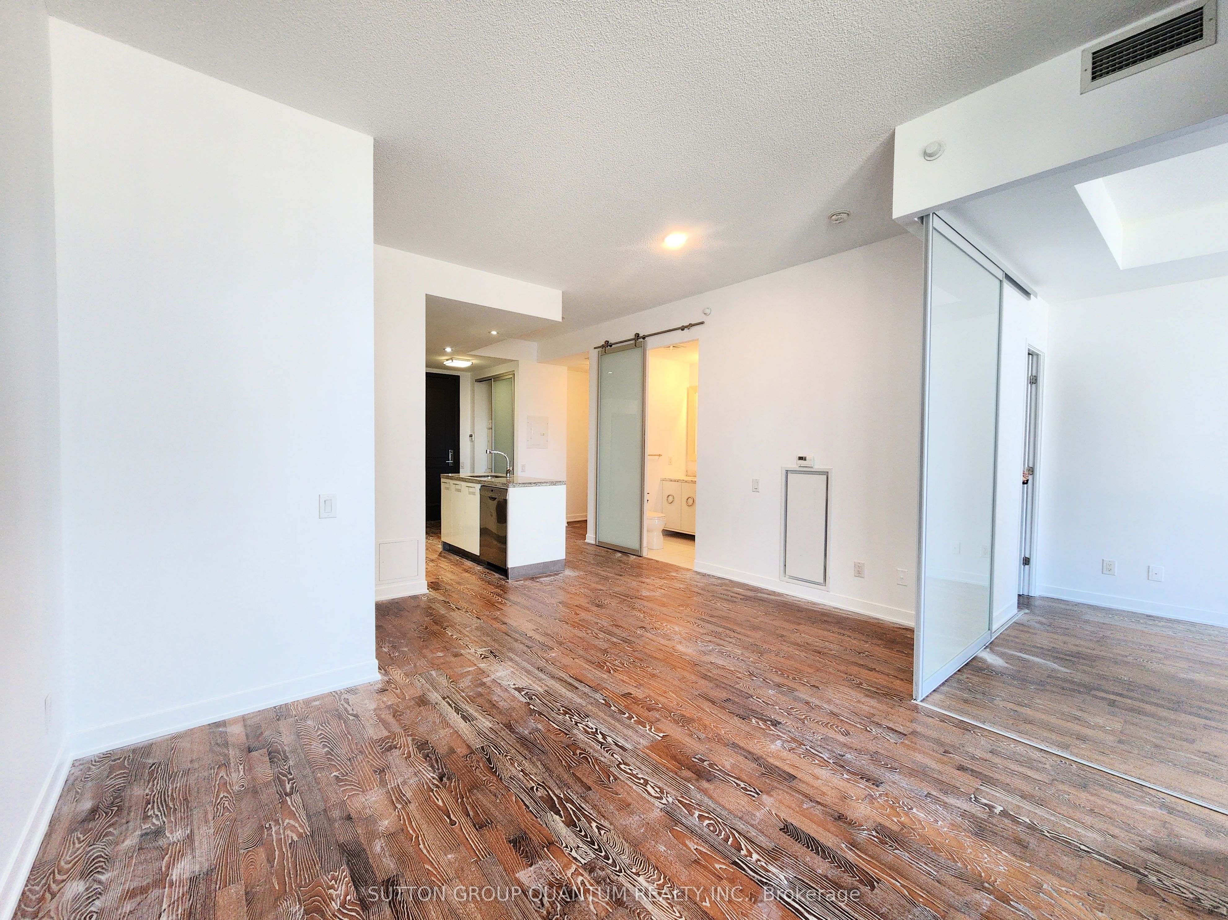 203-90 Park Lawn Road, Toronto, ON, M8Y 0B6