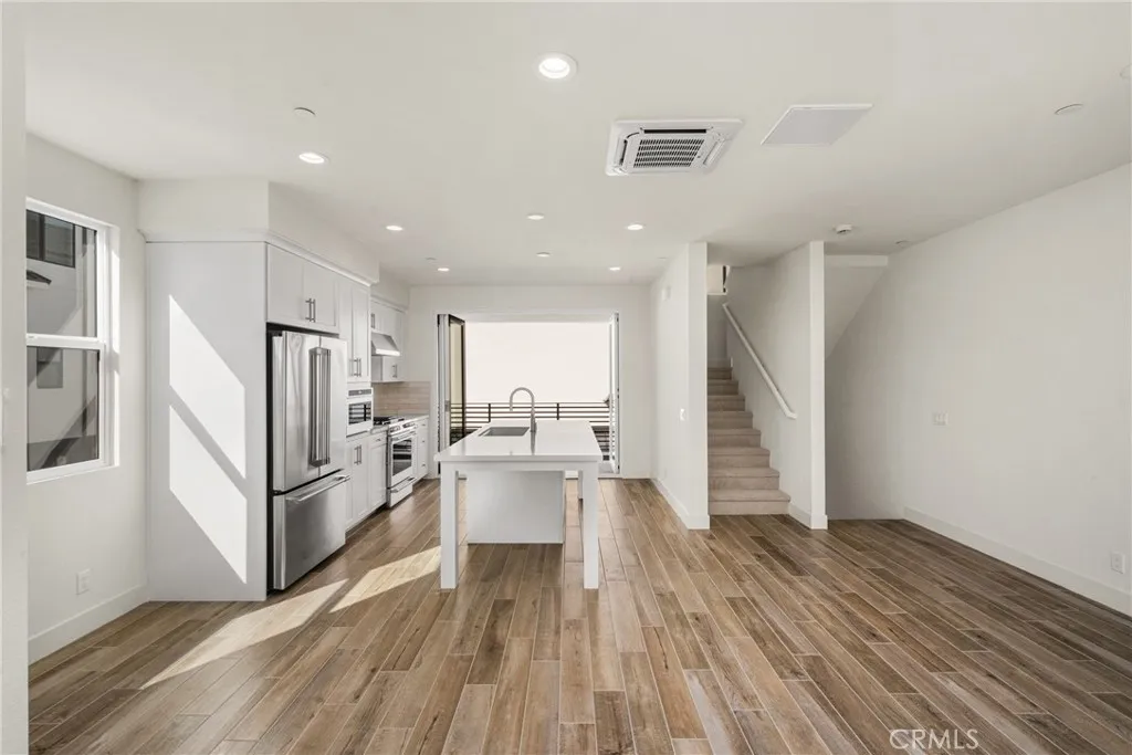 Additional image 43 of 19031 Main St #101, Huntington Beach, CA 92648