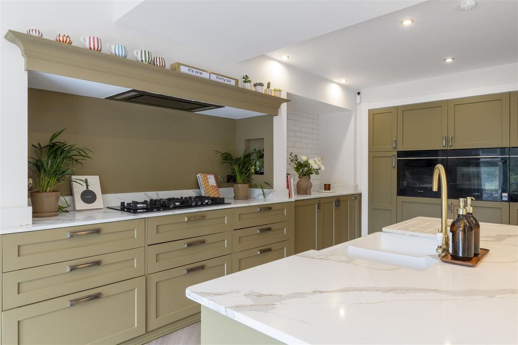 Additional image 15 of 7 bed property for saleLovelace Avenue, Solihull B91