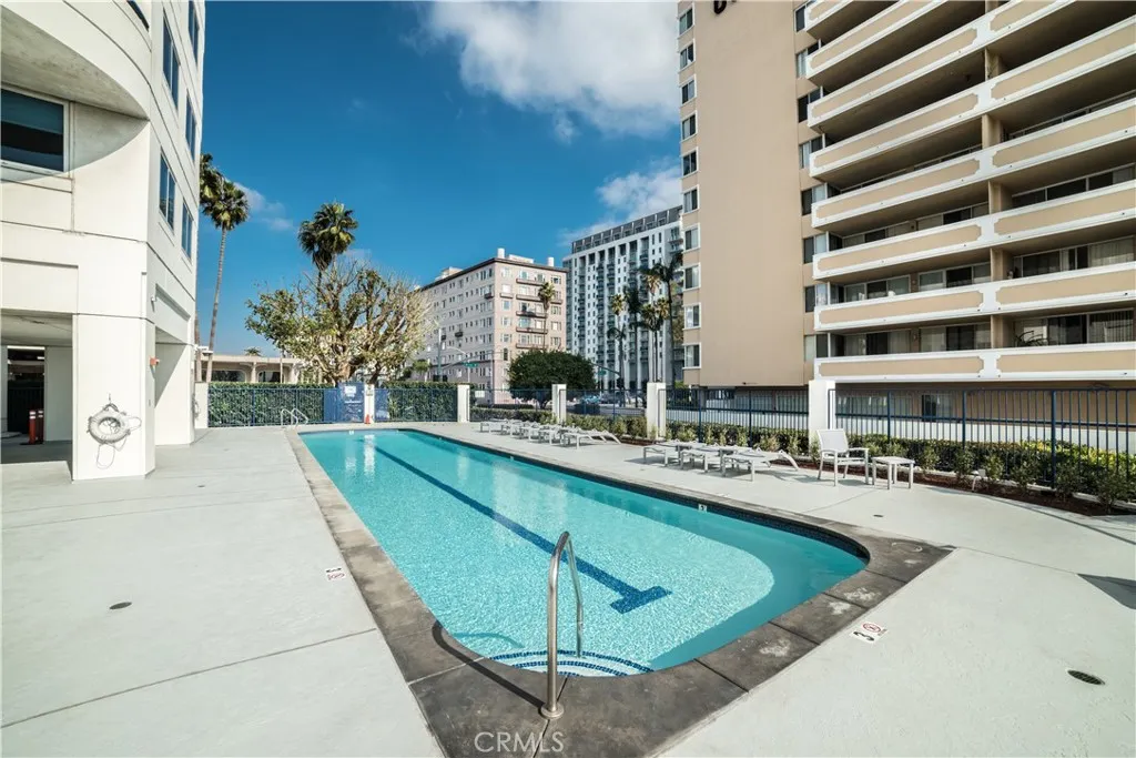 525 E Seaside Way Unit 806, Long Beach, CA 90802