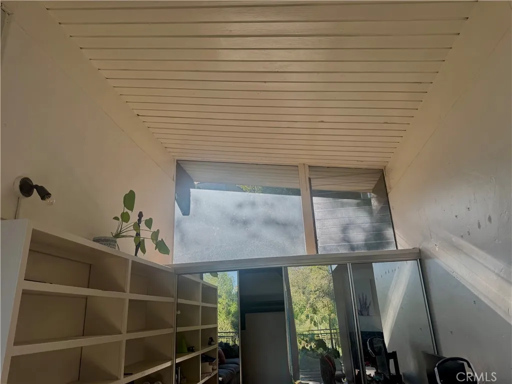 Additional image 11 of 11551 Decente Dr, Studio City, CA 91604