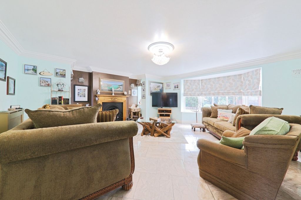 5 bed detached house for saleCurtis Close, Barton-Upon-Humber DN18 photo 3