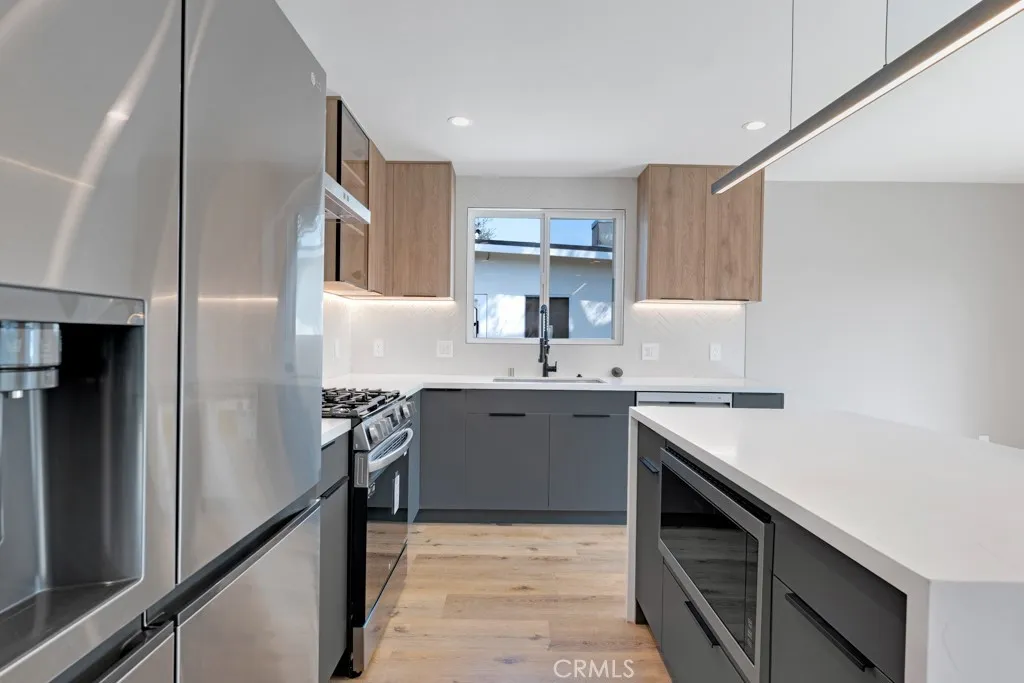 Additional image 35 of 18240 Hartland Street, Reseda, CA 91335