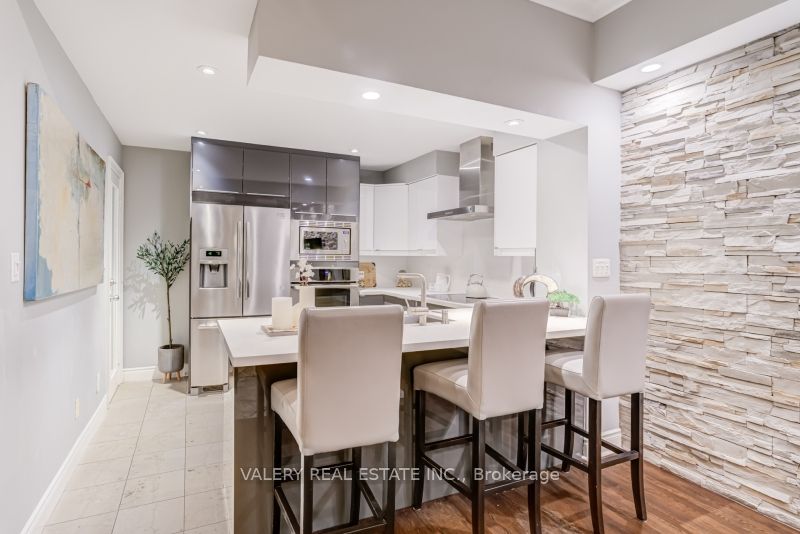 PH1-168 Simcoe Street, Toronto, ON, M5H 4C9