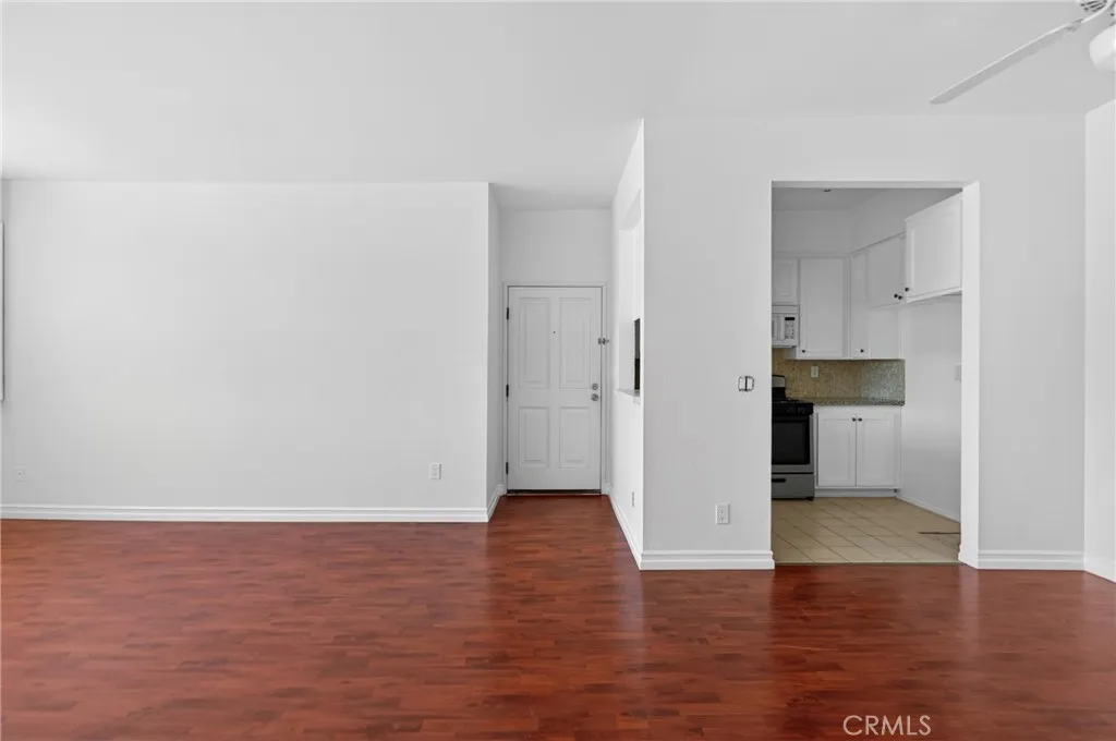 Additional image 5 of 4441 Woodman Avenue Unit 304, Sherman Oaks, CA 91423