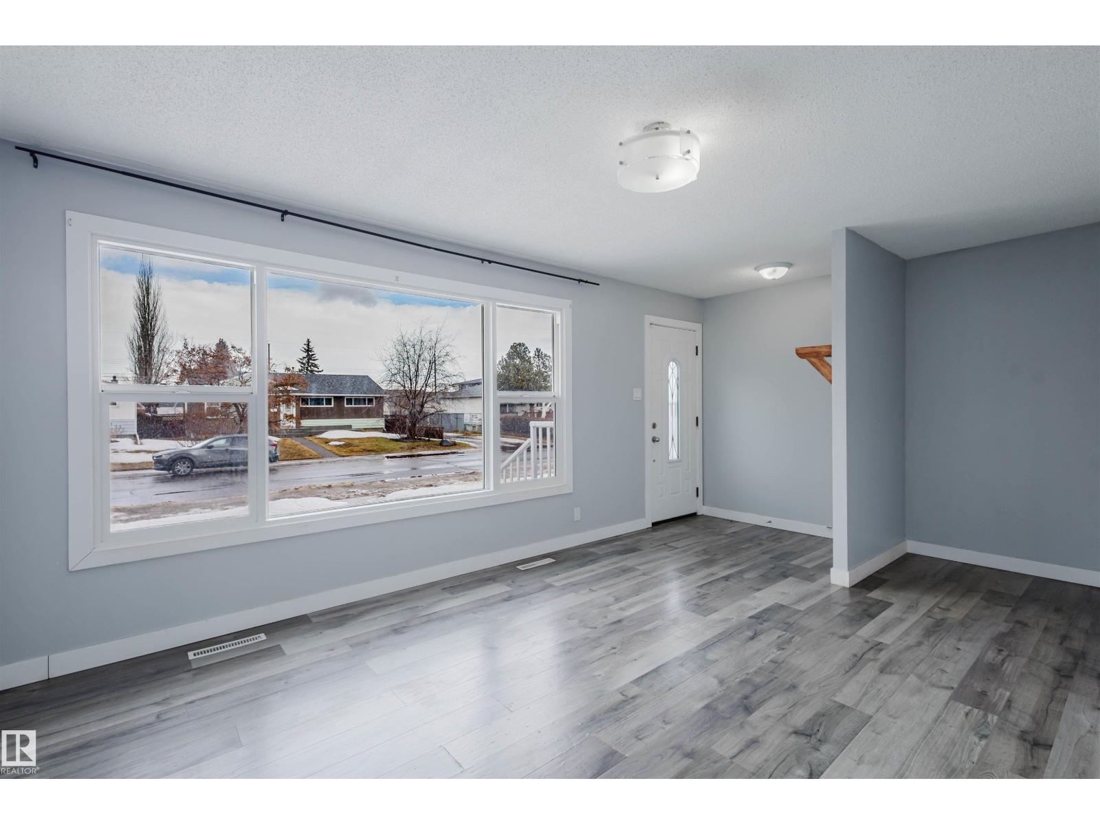 Additional image 3 of 16101 107a Avenue NW, Edmonton, AB, T5P4E2