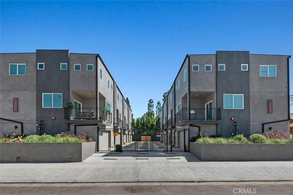 13536 Vanowen Street Unit 2, Valley Glen, CA 91405