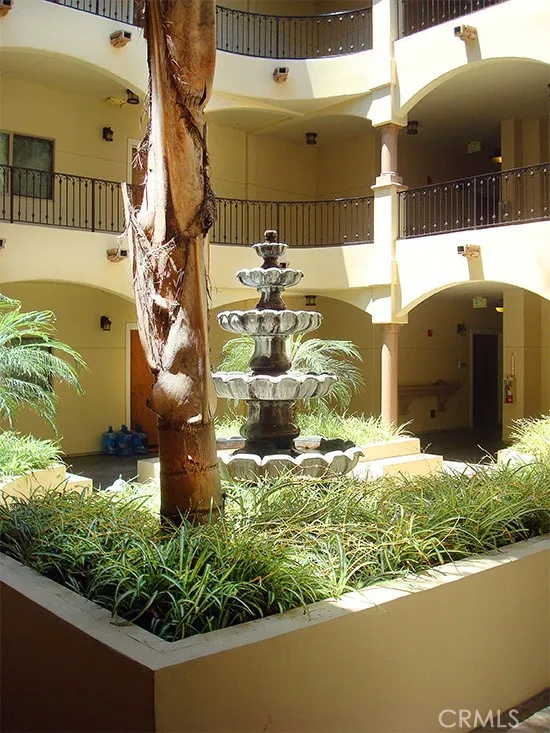 Additional image 21 of 10640 Woodbridge Street Unit PH2, Toluca Lake, CA 91602