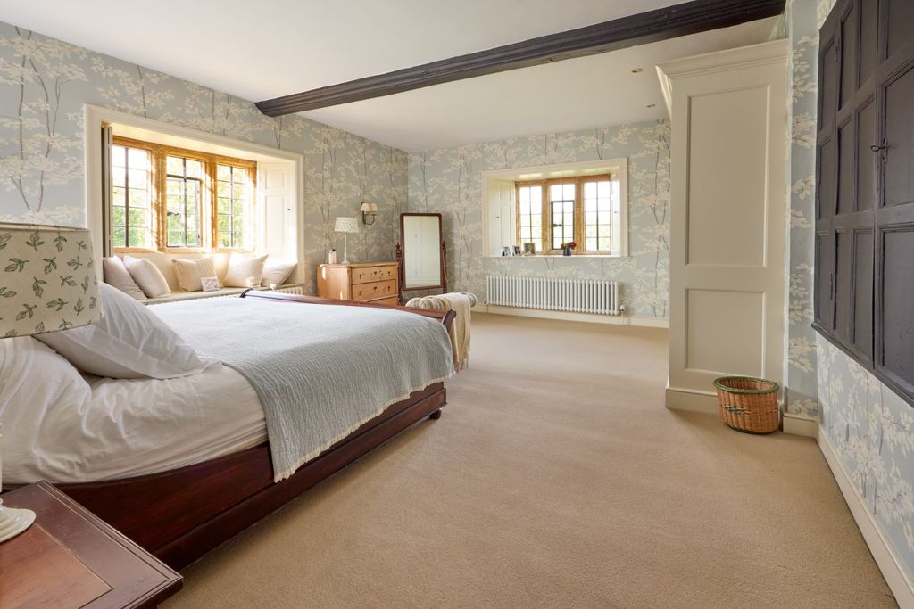 Additional image 10 of 6 bed detached house for salePlumpton, Nr Towcester, South Northamptonshire NN12