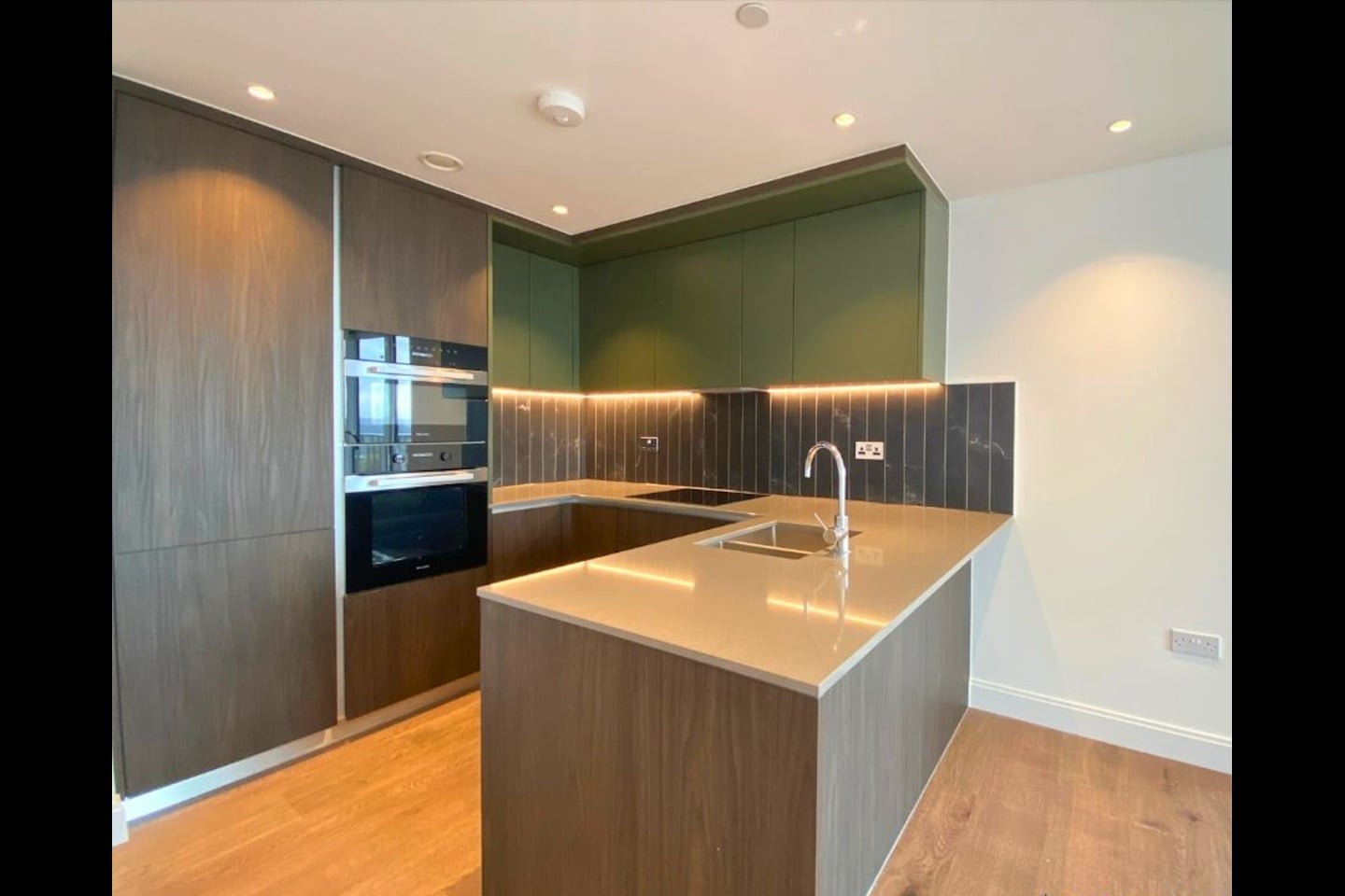 Additional image 5 of 3 Bed Flat, Gasholder Place, SE11, N1 7GU