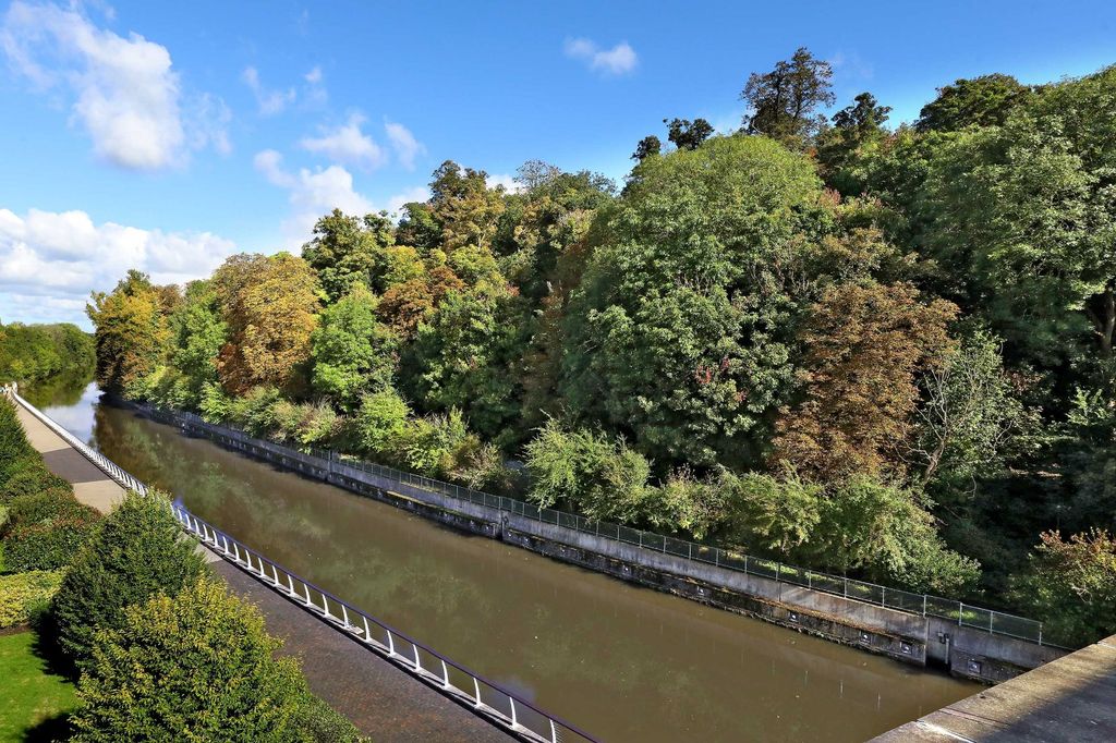 Additional image 7 of 4 bed flat for saleGlen Island, Taplow, Buckinghamshire SL6