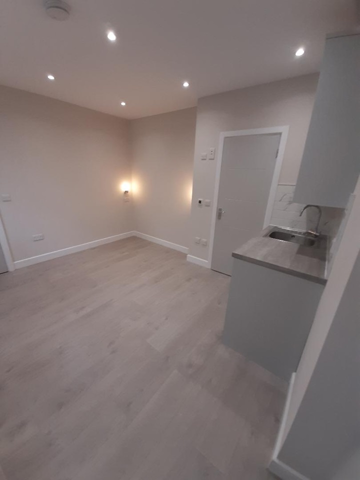 Additional image 4 of Studio Flat, London, SW1V, N1 7GU