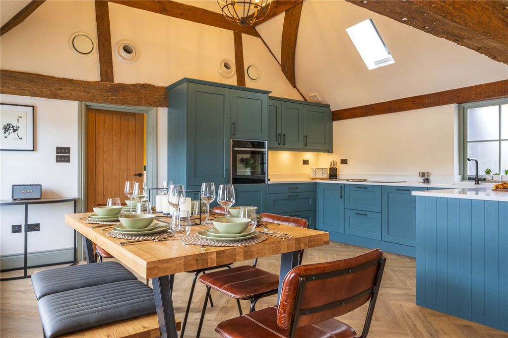Additional image 4 of 2 bed flat for saleThameside, Henley-On-Thames, Oxfordshire RG9