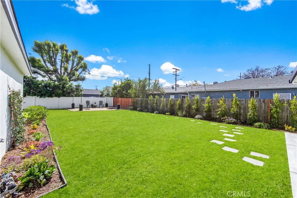 Additional image 58 of 406 Eton Dr, Burbank, CA 91504