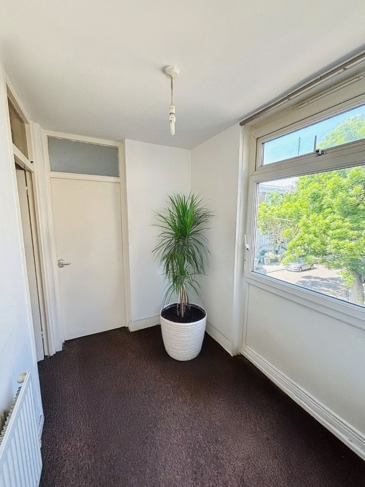 Additional image 7 of Room in a Shared Flat, Amazing Double Room In Stockwell/Nin, SW8, N1 7GU