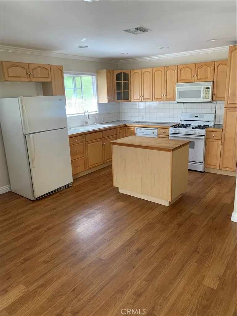 Additional image 16 of 8544 Bluffdale Dr, Sun Valley, CA 91352