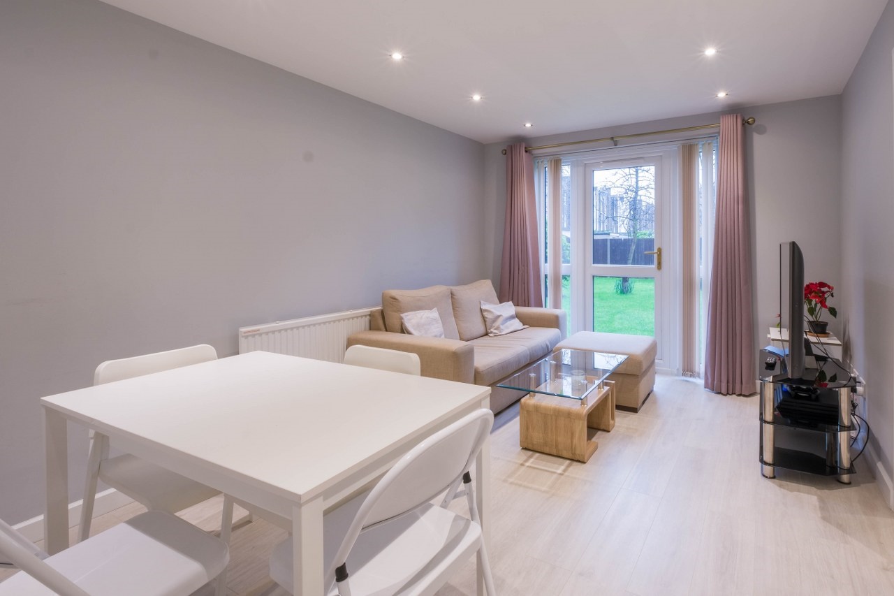 1 Bed Flat, John Maurice Close, SE17, N1 7GU